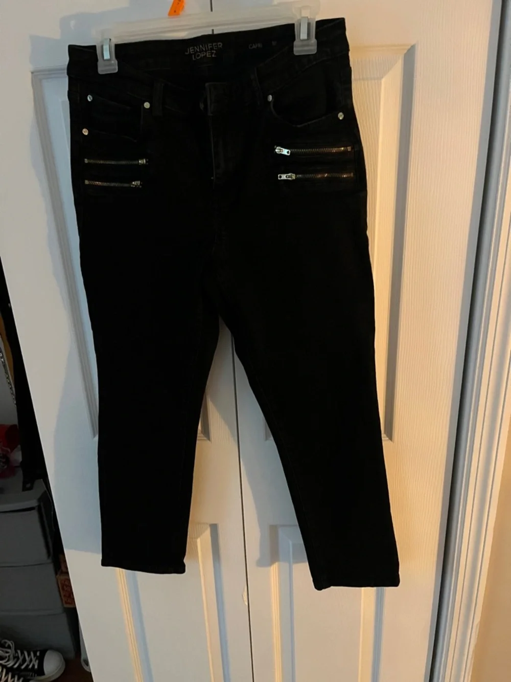 Jennifer Lopez Black Zip-Accent Capri Jeans - Picture 3 of 4